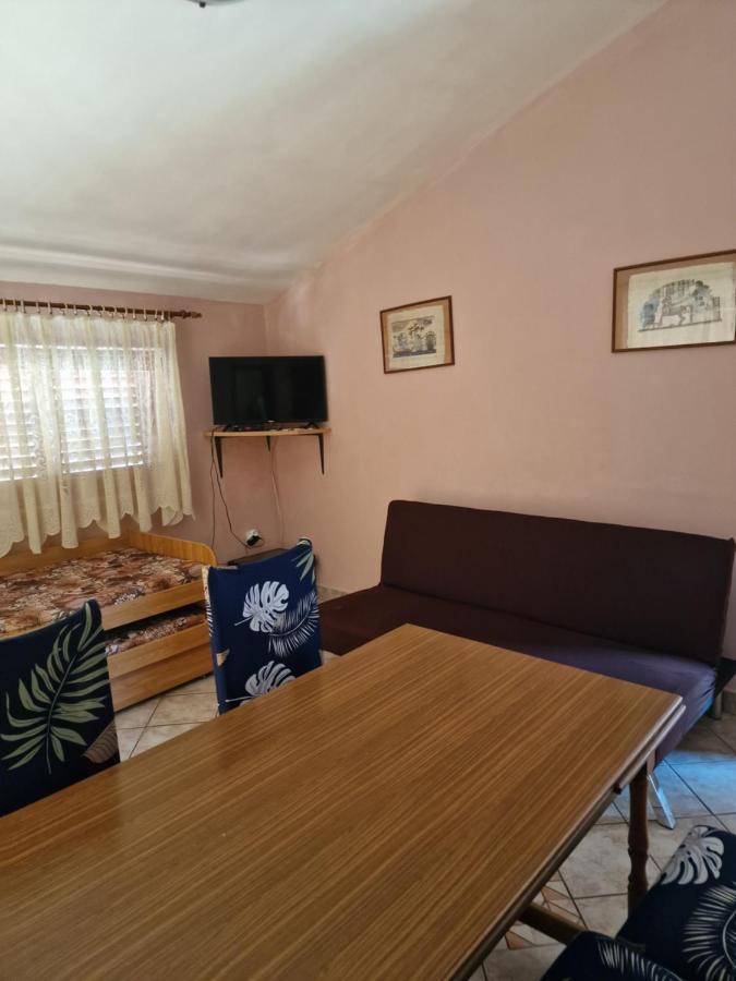 Apartmani Vesna Vir Eksteriør billede