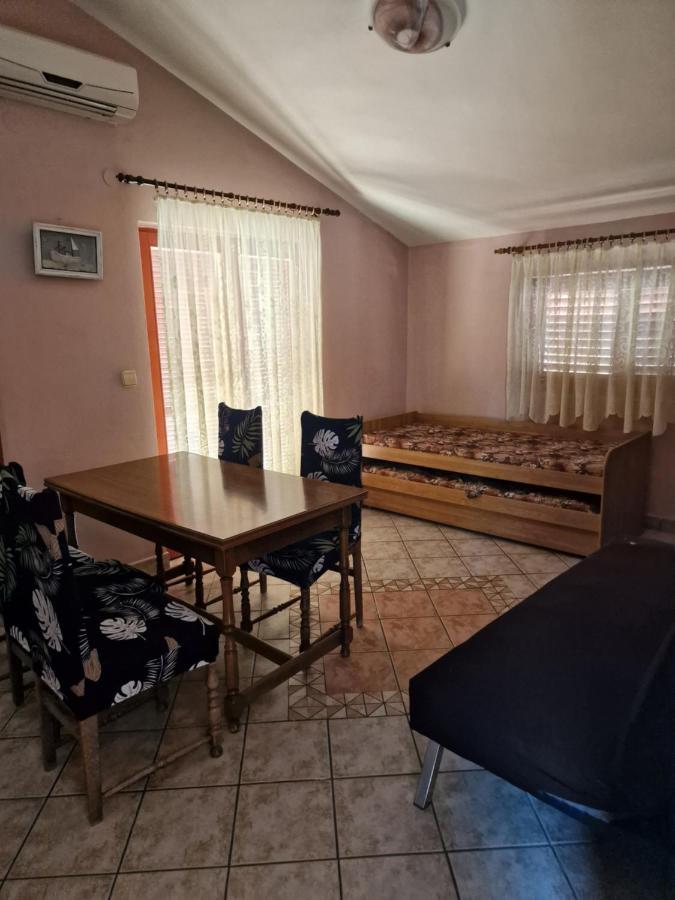 Apartmani Vesna Vir Eksteriør billede